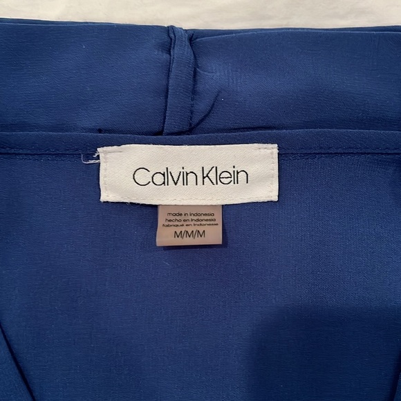 Women’s Calvin Klein Royal Blue silky blouse cap flutter sleeve with V neck - Picture 2 of 5